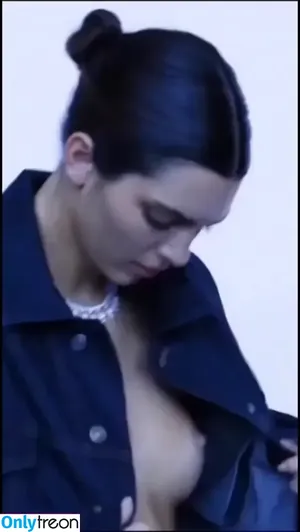 Kendall Jenner / KendallJenner nude photo #2216