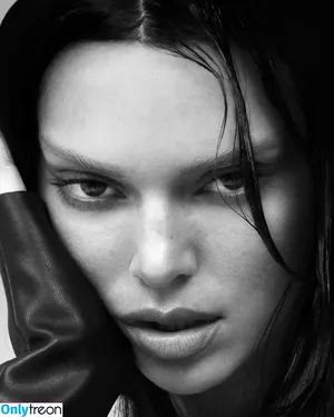 Kendall Jenner / KendallJenner nude photo #2240