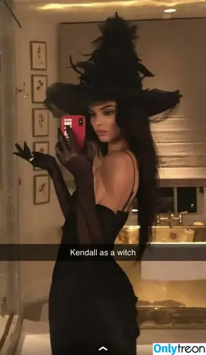 Kendall Jenner / KendallJenner nude photo #2327