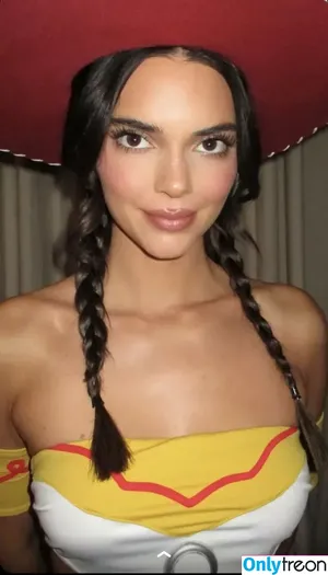 Kendall Jenner / KendallJenner nude photo #2329