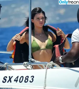 Kendall Jenner / KendallJenner nude photo #2351