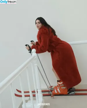 Kendall Jenner / KendallJenner nude photo #2368