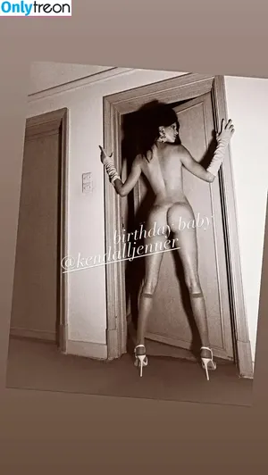 Kendall Jenner / KendallJenner nude photo #2372