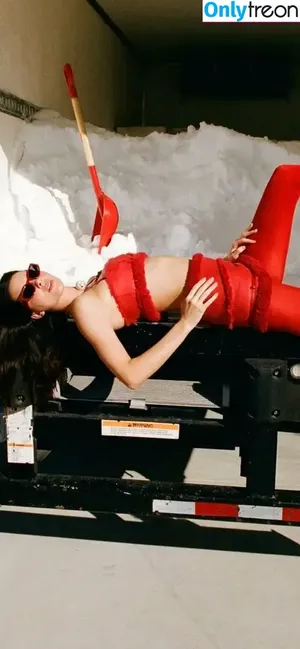 Kendall Jenner / KendallJenner nude photo #2375