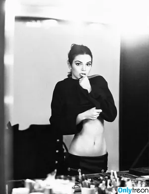 Kendall Jenner / KendallJenner nude photo #2410