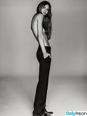 Kendall Jenner / KendallJenner nude photo #2411