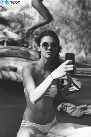 Kendall Jenner / KendallJenner nude photo #2421