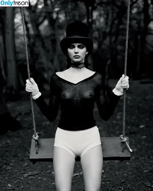 Kendall Jenner / KendallJenner nude photo #2424