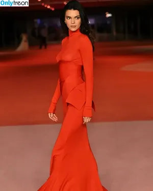 Kendall Jenner / KendallJenner nude photo #2471