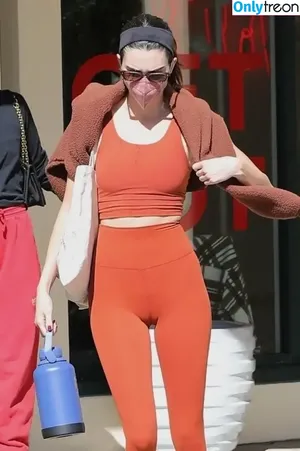 Kendall Jenner / KendallJenner nude photo #2483
