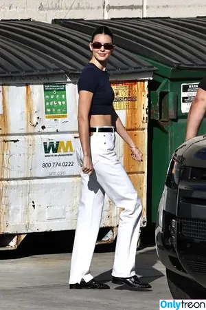 Kendall Jenner / KendallJenner nude photo #2492