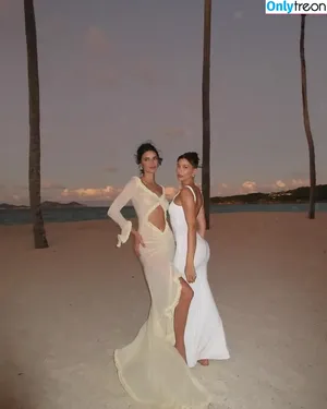 Kendall Jenner / KendallJenner nude photo #2498