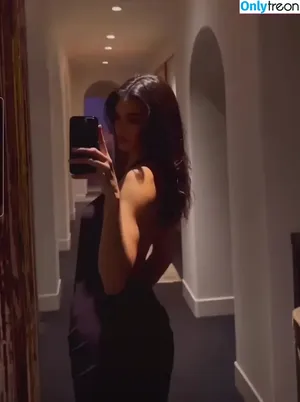 Kendall Jenner / KendallJenner nude photo #2528