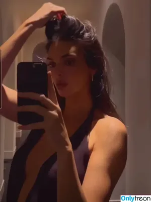 Kendall Jenner / KendallJenner nude photo #2533