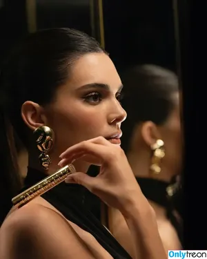 Kendall Jenner / KendallJenner nude photo #2542
