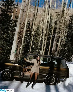 Kendall Jenner / KendallJenner nude photo #2554