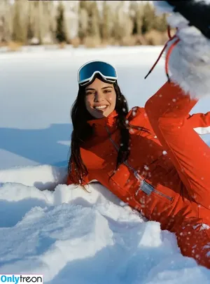 Kendall Jenner / KendallJenner nude photo #2559