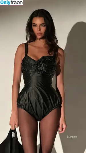 Kendall Jenner / KendallJenner nude photo #2610