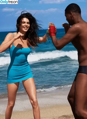 Kendall Jenner / KendallJenner nude photo #2663