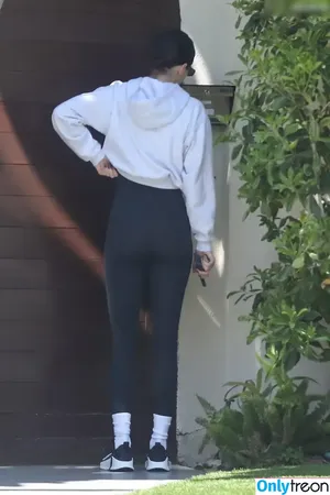 Kendall Jenner / KendallJenner nude photo #2751