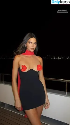 Kendall Jenner / KendallJenner nude photo #2829