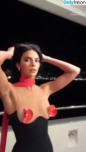 Kendall Jenner / KendallJenner nude photo #2831