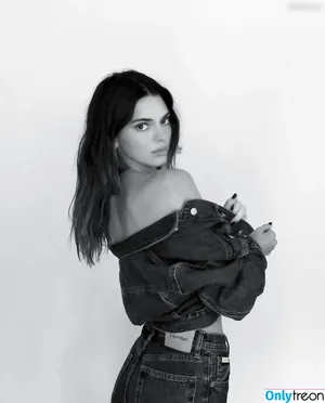Kendall Jenner / KendallJenner nude photo #2948