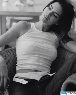 Kendall Jenner / KendallJenner nude photo #2991