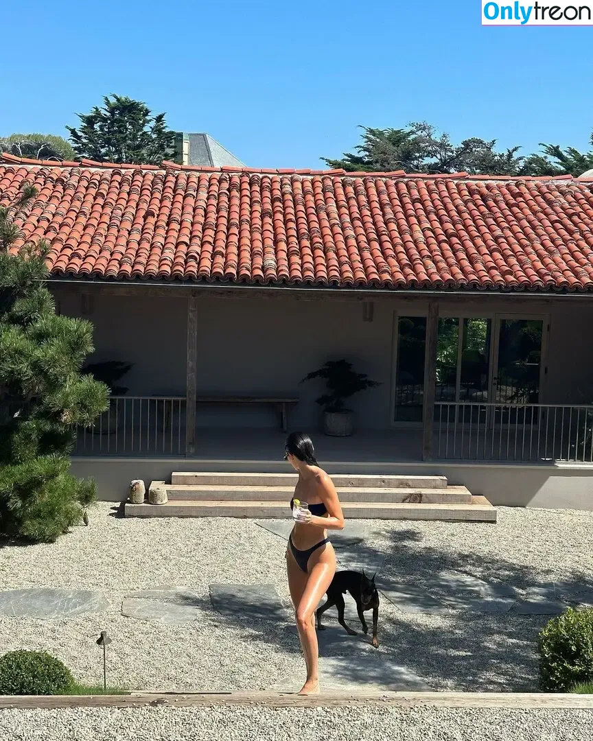 Kendall Jenner nude photo #2235 (KendallJenner)