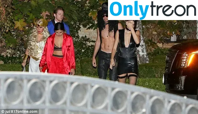 Kendall Jenner nude photo #2247 (KendallJenner)