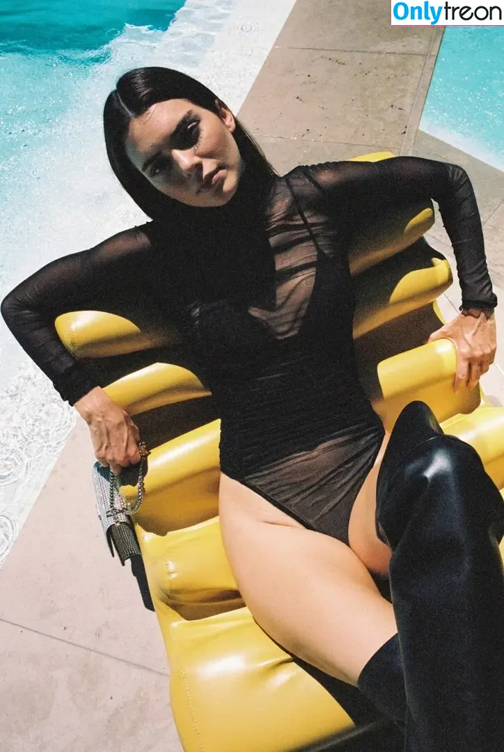 Kendall Jenner nude photo #2252 (KendallJenner)
