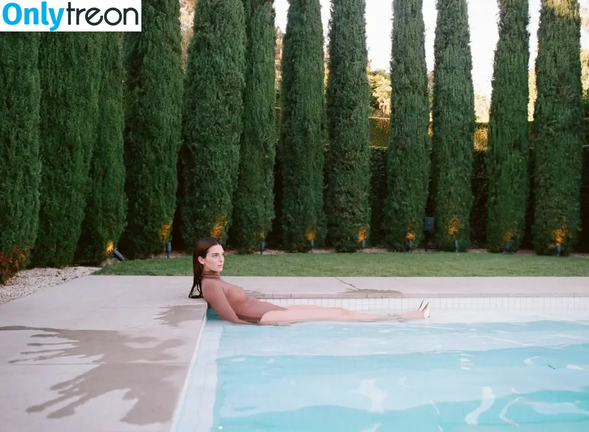 Kendall Jenner nude photo #2260 (KendallJenner)