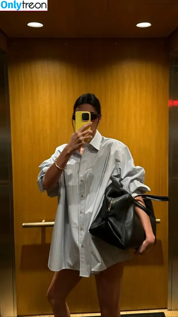 Kendall Jenner nude photo #2267 (KendallJenner)