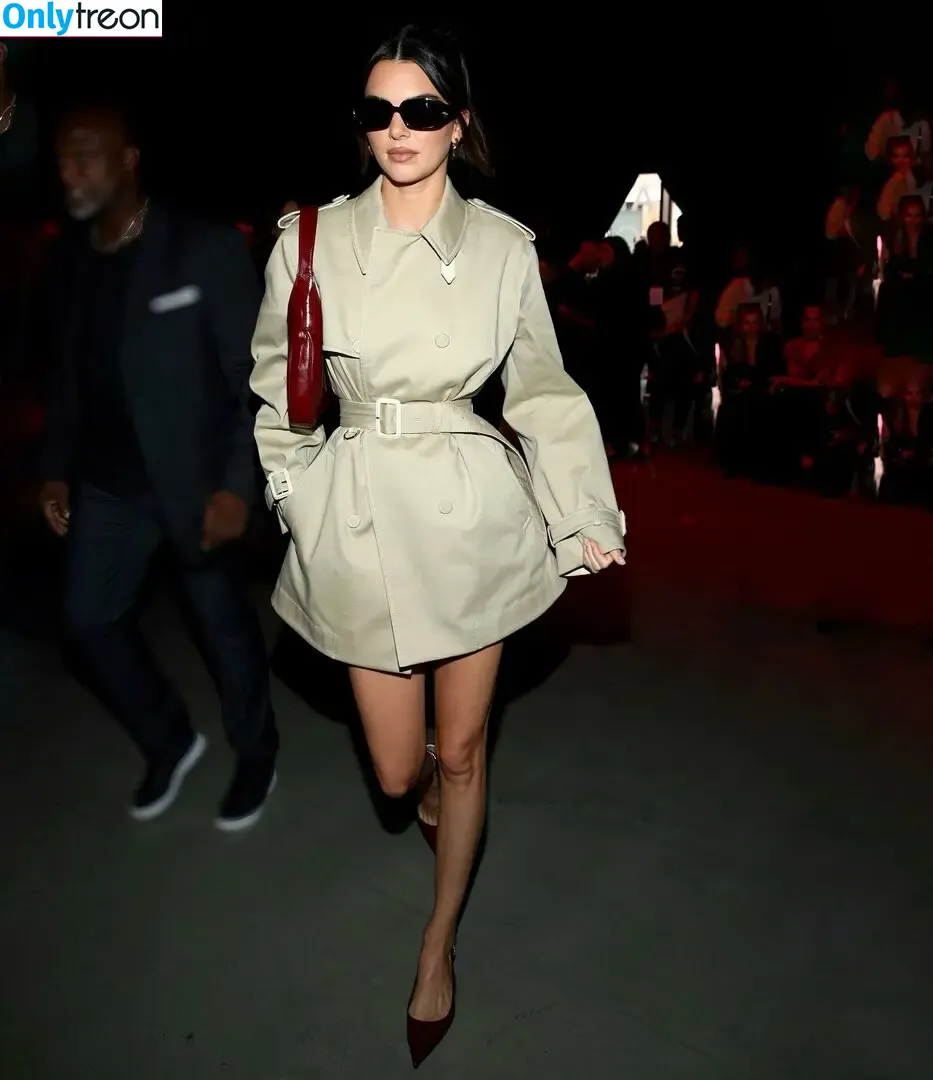 Kendall Jenner nude photo #2285 (KendallJenner)