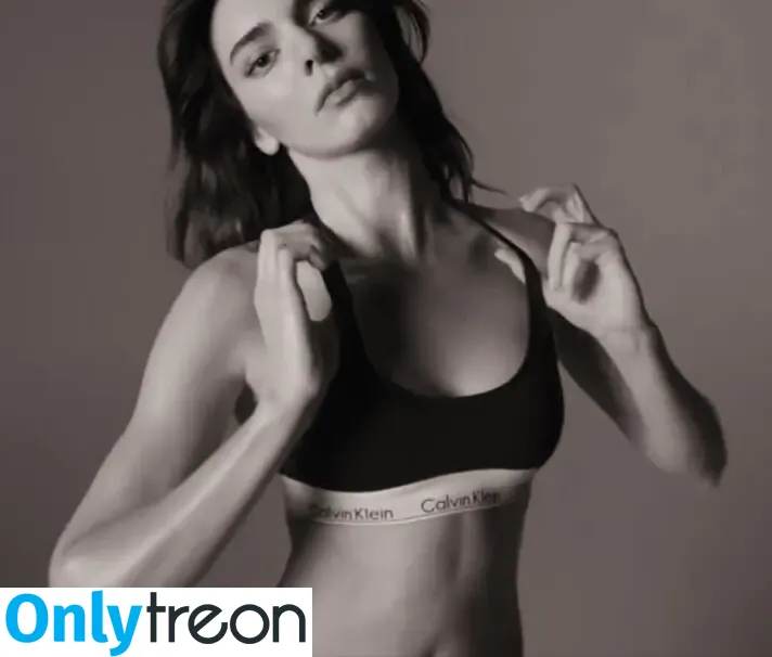 Kendall Jenner nude photo #2299 (KendallJenner)