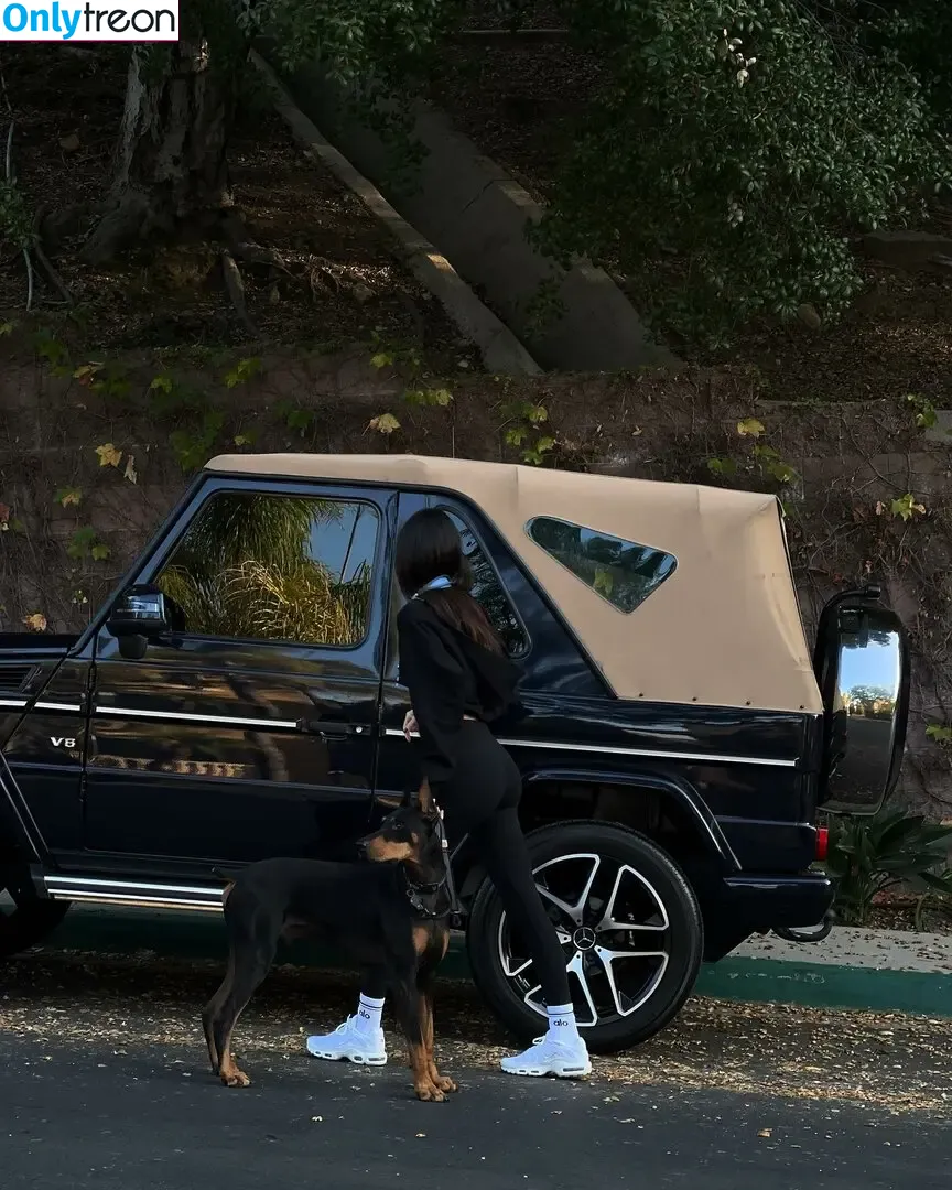 Kendall Jenner nude photo #2338 (KendallJenner)