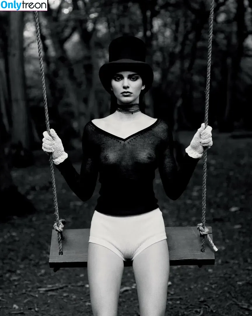 Kendall Jenner nude photo #2424 (KendallJenner)