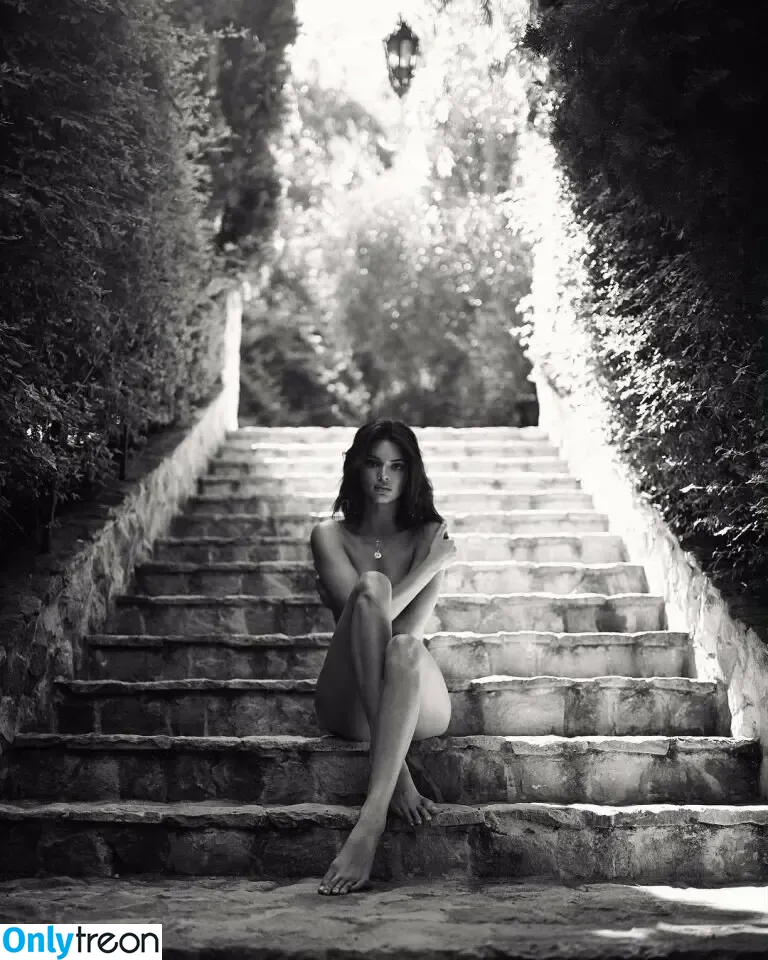 Kendall Jenner nude photo #2426 (KendallJenner)