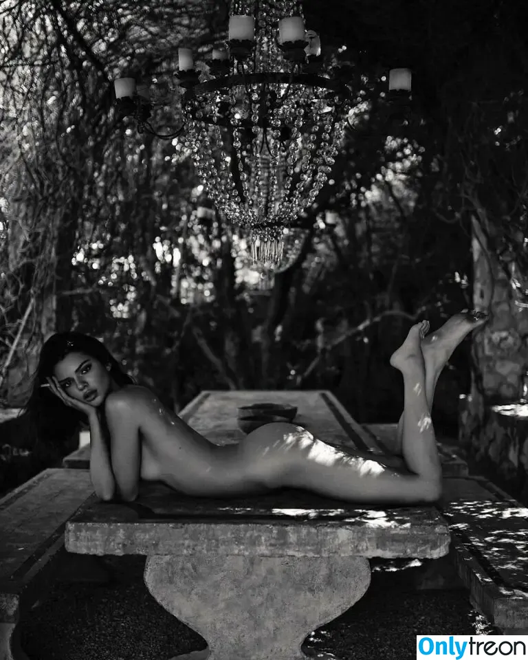 Kendall Jenner nude photo #2427 (KendallJenner)