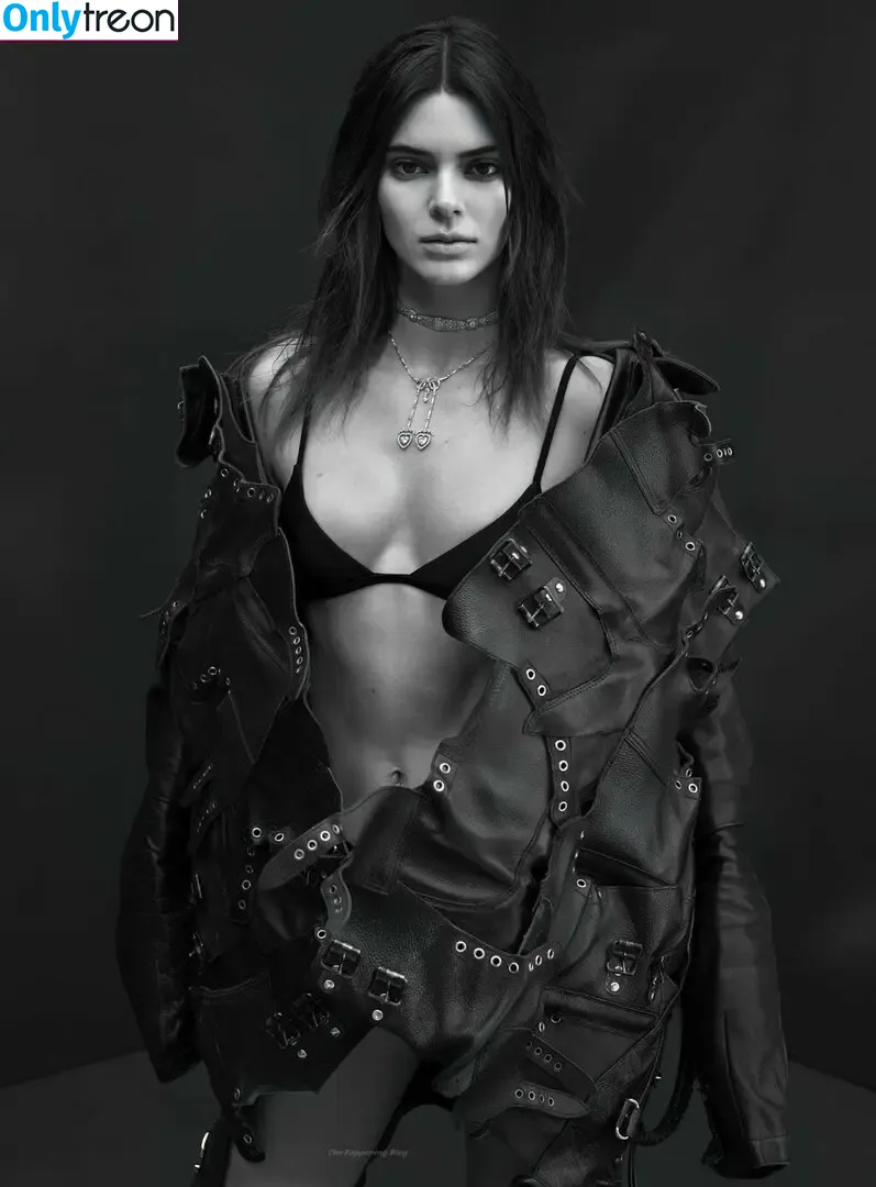 Kendall Jenner nude photo #2430 (KendallJenner)