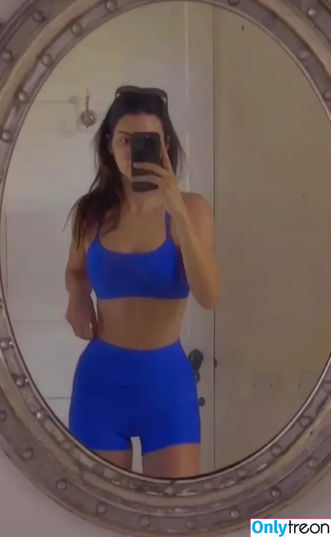 Kendall Jenner nude photo #2508 (KendallJenner)