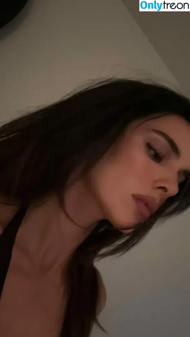 Kendall Jenner nude photo #2535 (KendallJenner)