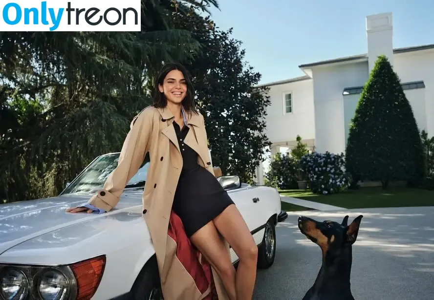 Kendall Jenner nude photo #2589 (KendallJenner)