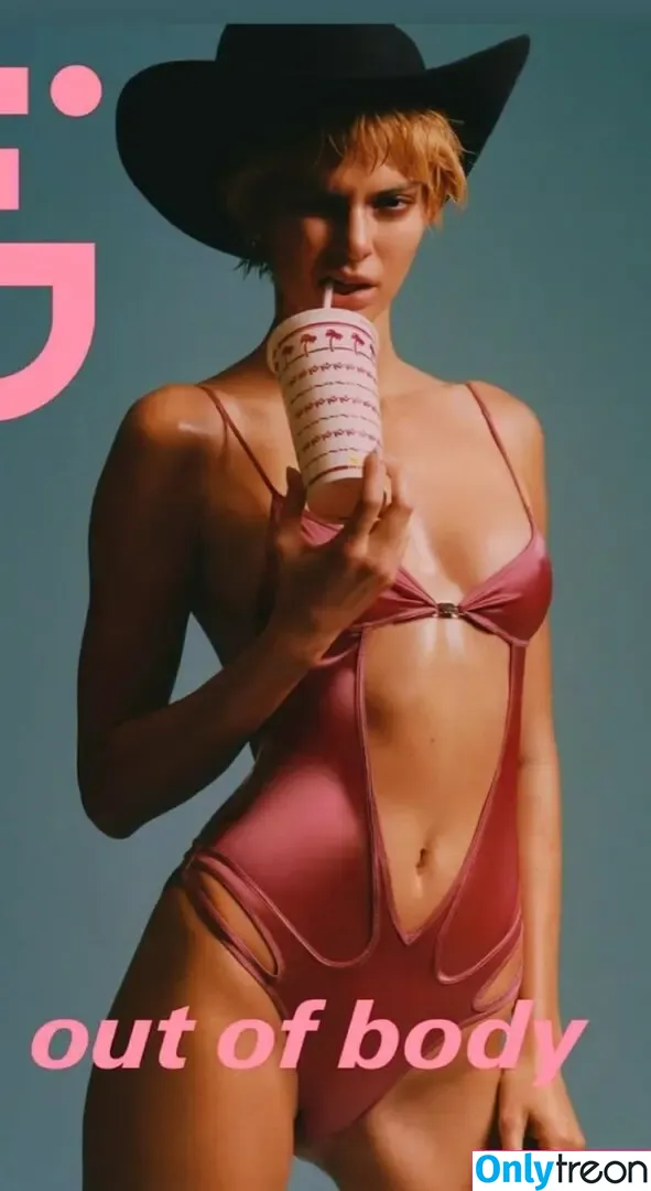 Kendall Jenner nude photo #2622 (KendallJenner)