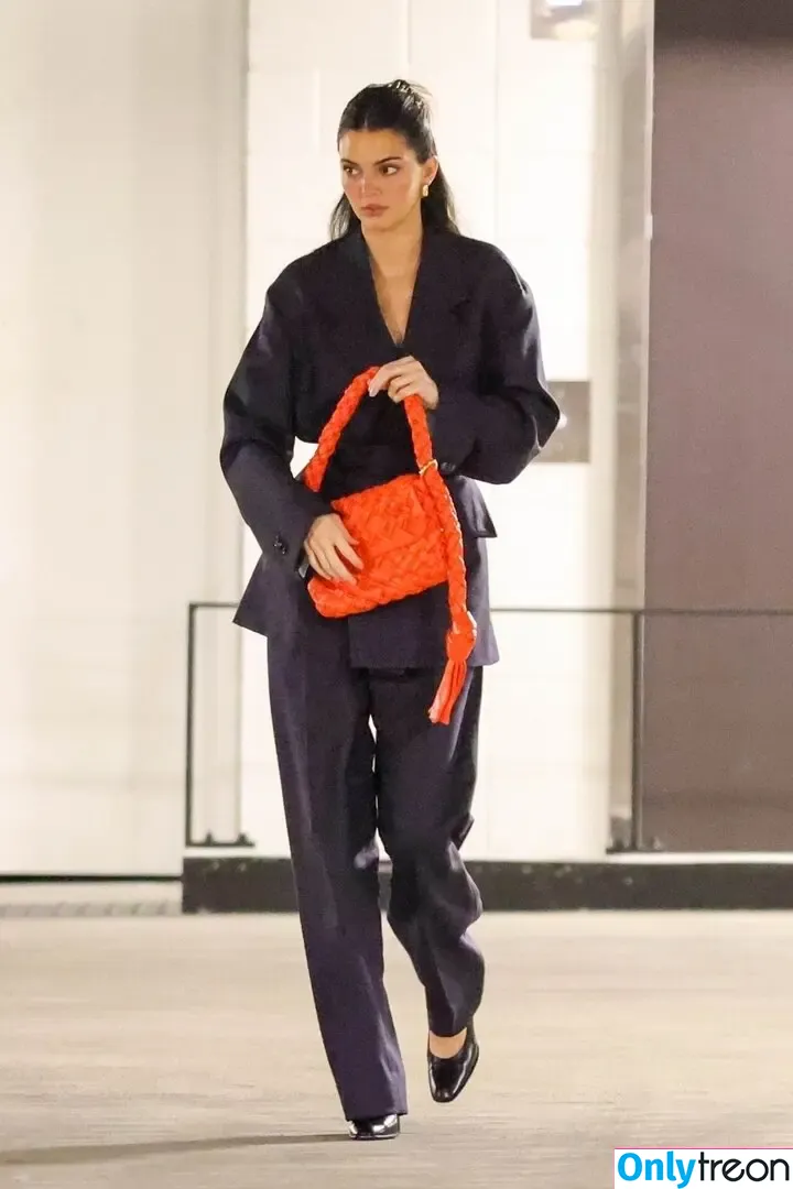 Kendall Jenner nude photo #2628 (KendallJenner)
