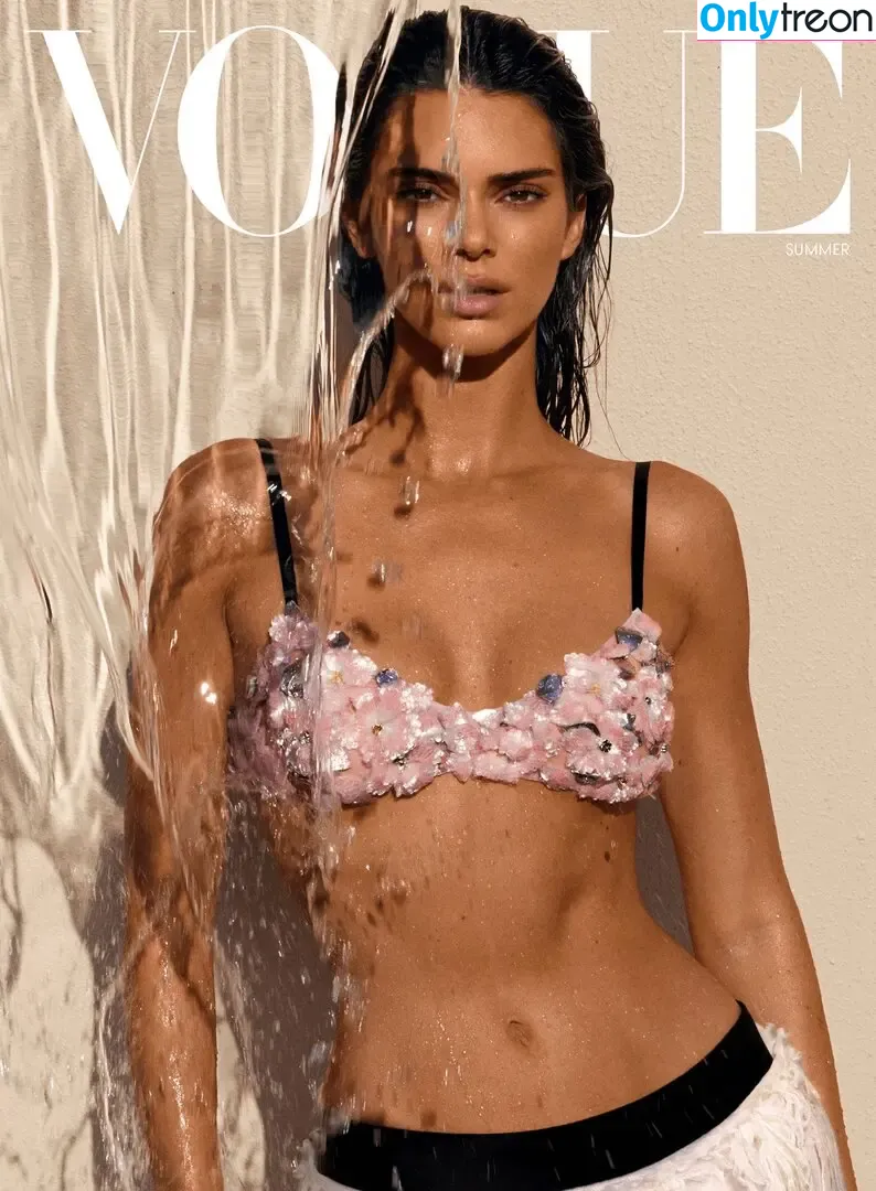 Kendall Jenner nude photo #2670 (KendallJenner)