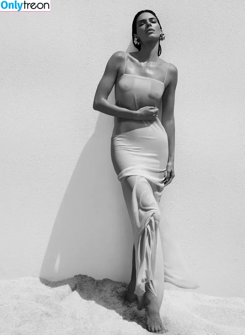 Kendall Jenner nude photo #2672 (KendallJenner)