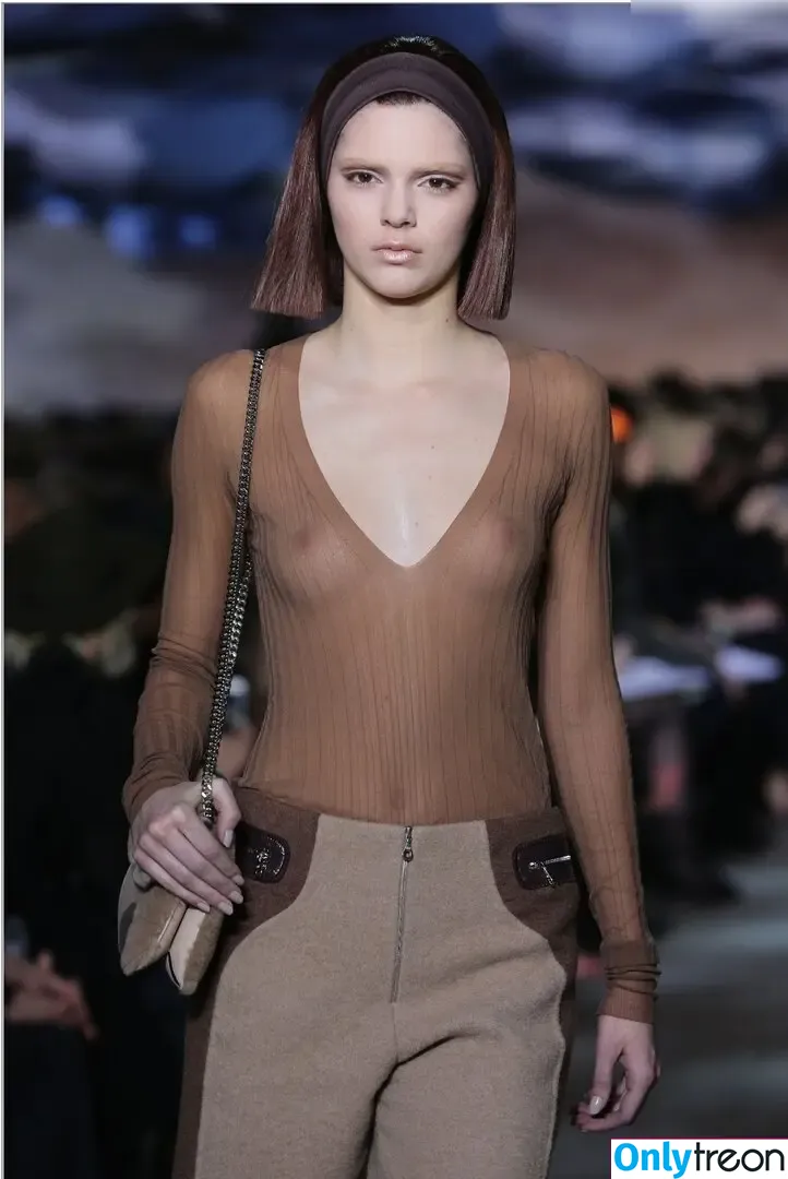Kendall Jenner nude photo #2739 (KendallJenner)