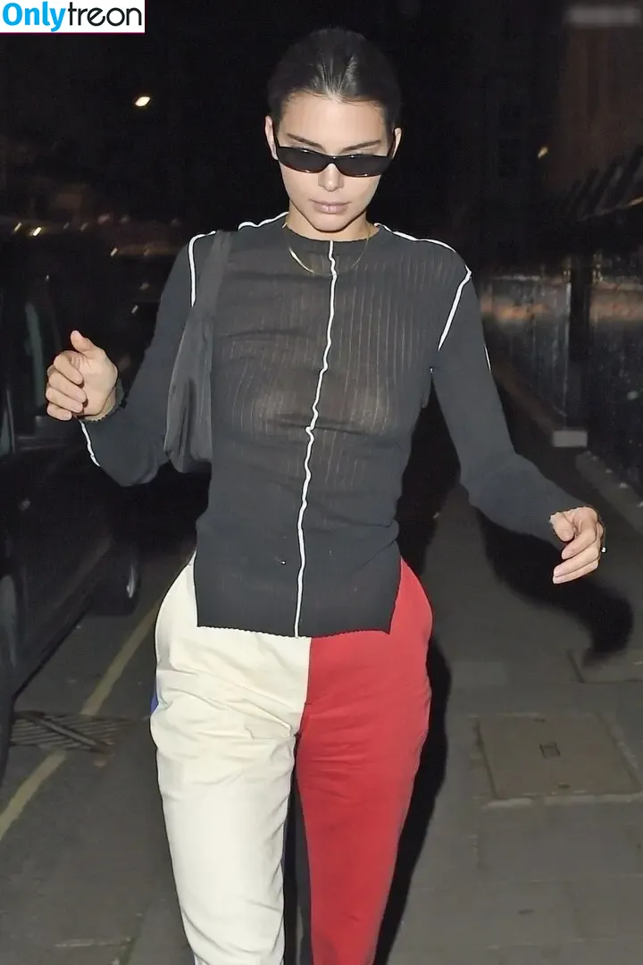 Kendall Jenner nude photo #2772 (KendallJenner)