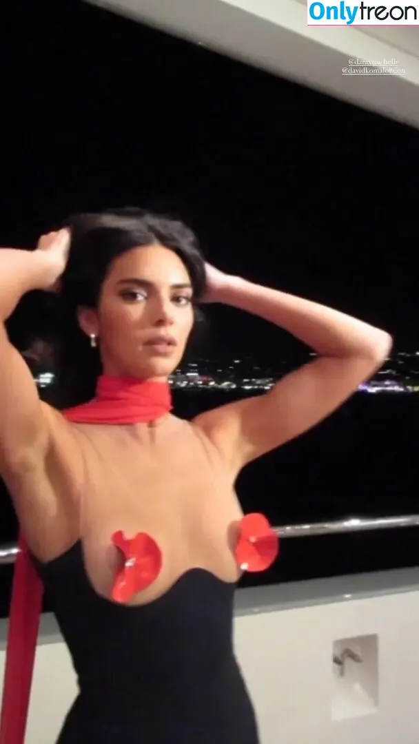 Kendall Jenner nude photo #2831 (KendallJenner)